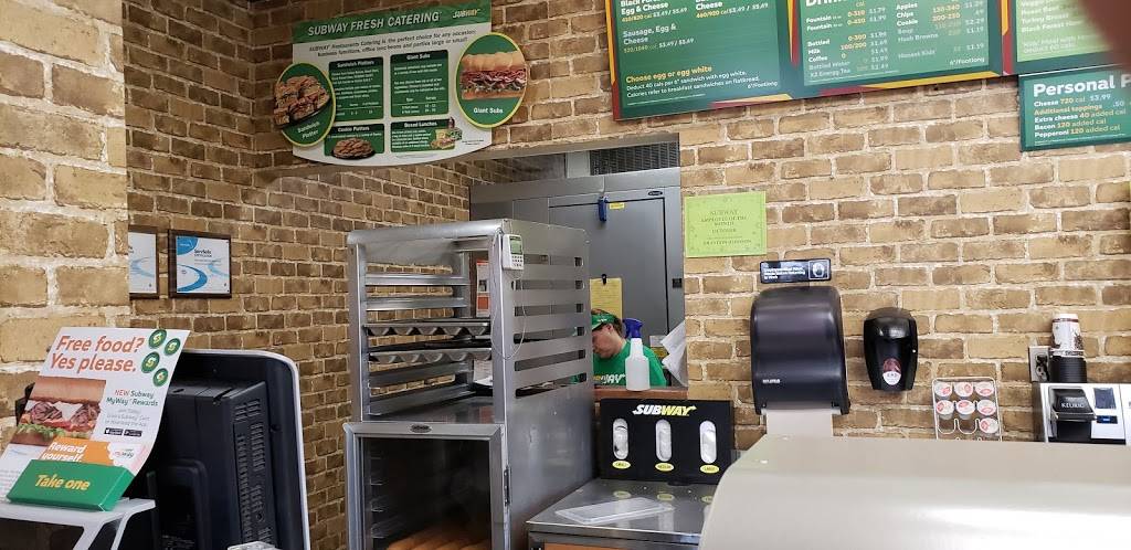 Subway | restaurant | 2575 Airport Rd, Jackson, MI 49202, USA | 5177846888 OR +1 517-784-6888