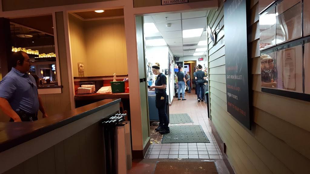 Chilis Grill & Bar | meal takeaway | 88 Gore Rd, Morris, IL 60450, USA | 8159412005 OR +1 815-941-2005