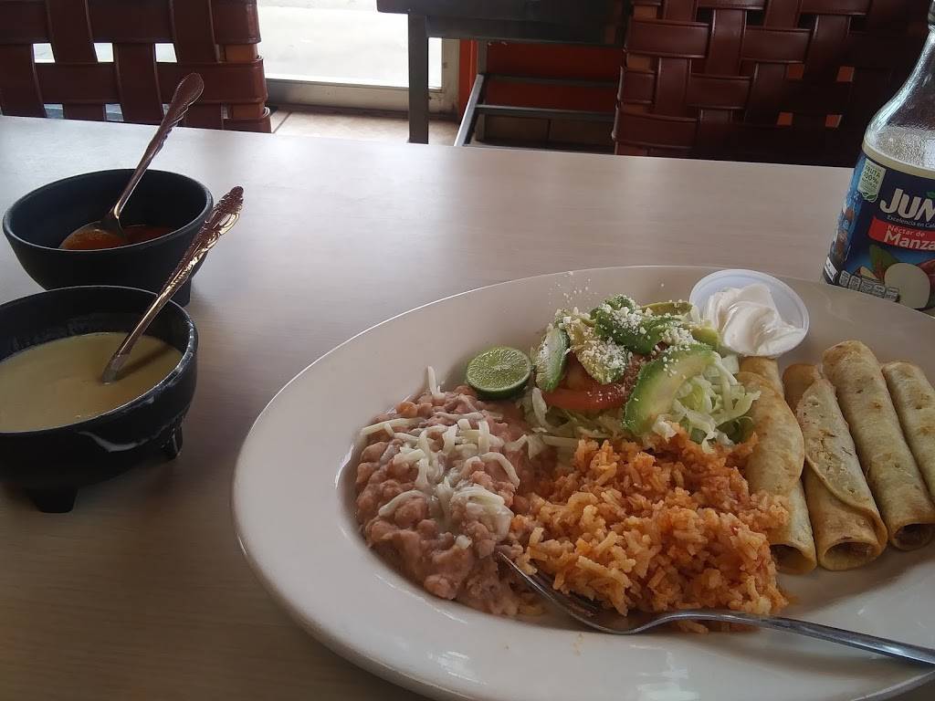 Carrillos Cafe | restaurant | 330 S Church St #3552, Las Cruces, NM 88001, USA | 5755238900 OR +1 575-523-8900
