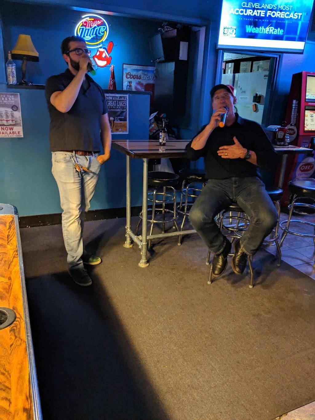 Inn Cahoots Bar | restaurant | 7525 Broadview Rd, Seven Hills, OH 44131, USA | 4408826669 OR +1 440-882-6669