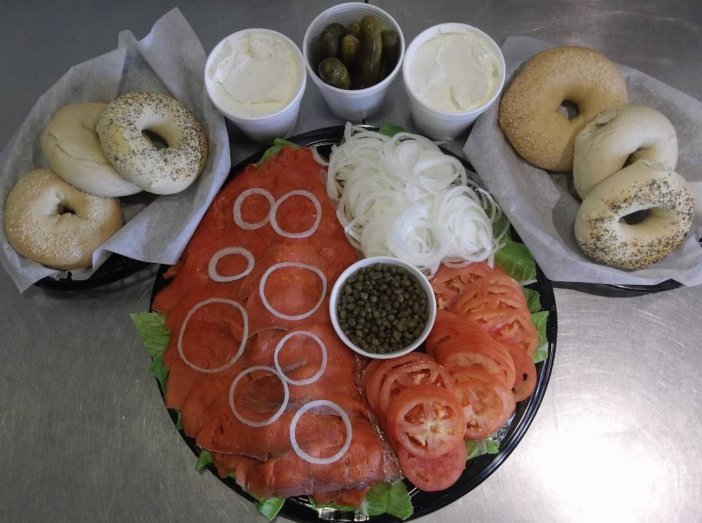 Mos Deli and Catering | restaurant | 9220 Lake Otis Pkwy, Anchorage, AK 99507, USA | 9078683354 OR +1 907-868-3354