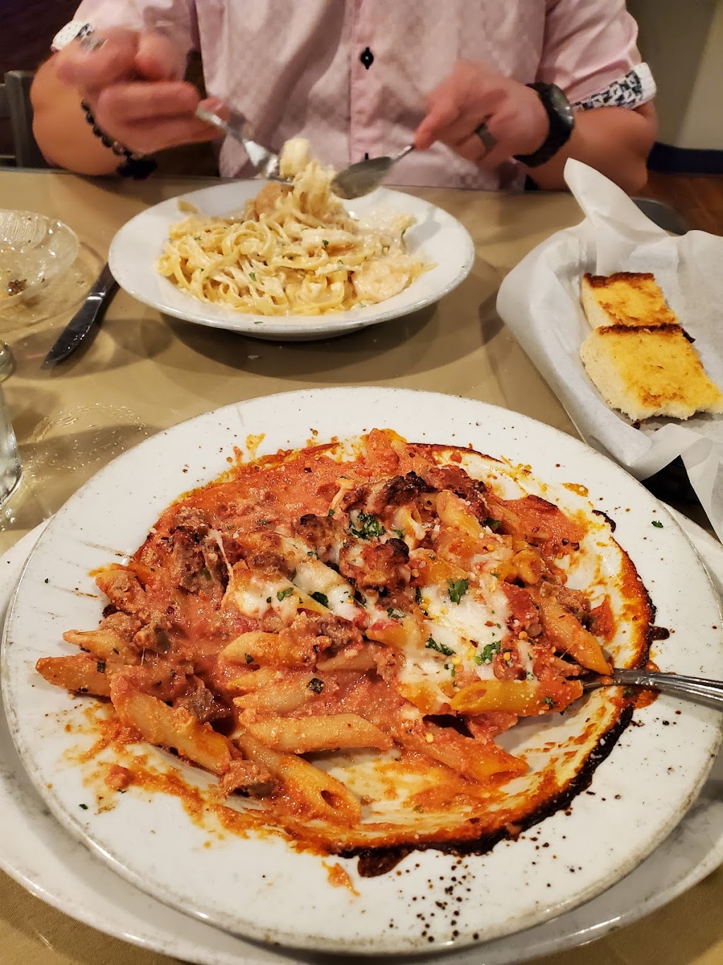 Rosarios Italian Restaurant | restaurant | 2221 W Main St, Medford, OR 97501, USA | 5417732230 OR +1 541-773-2230