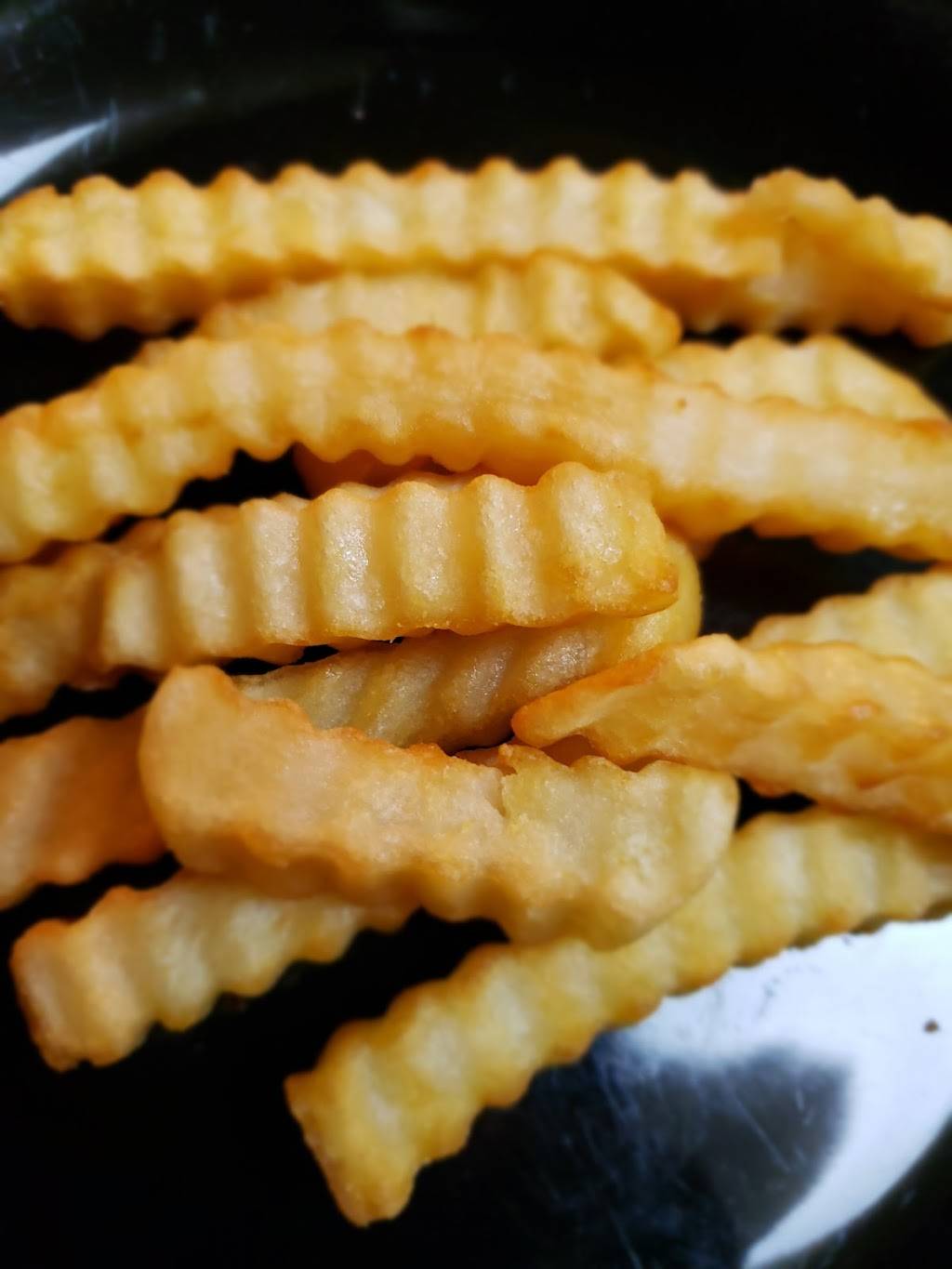 Lisas Chicken | restaurant | 3770 Hemphill St #5260, Fort Worth, TX 76110, USA | 8174209933 OR +1 817-420-9933