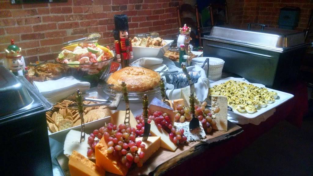 Pere Marquette Bistro & Catering | restaurant | 102 E Upton Ave, Reed City, MI 49677, USA | 2318329833 OR +1 231-832-9833