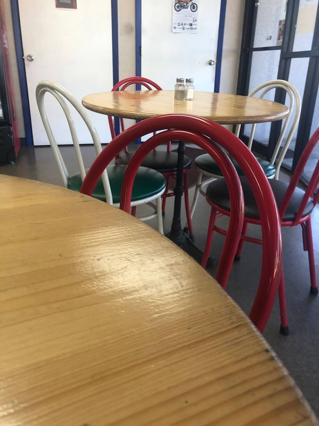 Dog Sled Deli | restaurant | 3711 SW 47th Ave #208, Davie, FL 33314, USA | 9545850588 OR +1 954-585-0588