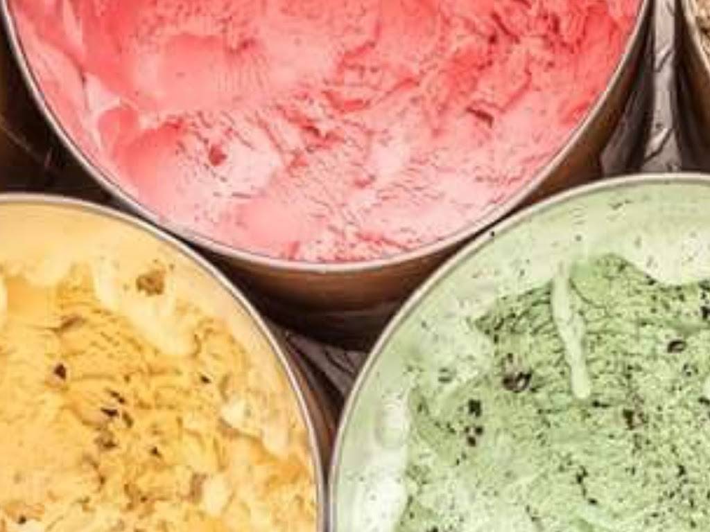 Blue Corner Pizza and Dairy Bar | restaurant | 3360 County Rd 17, LOrignal, ON K0B 1K0, Canada | 6136791313 OR +1 613-679-1313