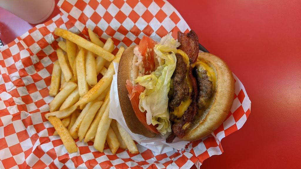 Woolworth Diner | restaurant | 1400 19th St, Bakersfield, CA 93301, USA | 6613210061 OR +1 661-321-0061