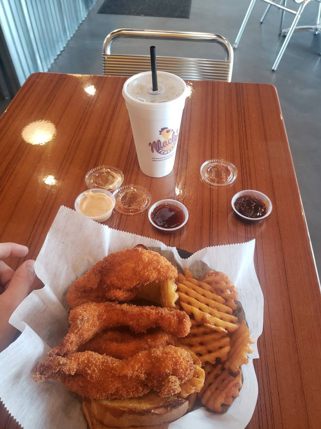 Macks Tenders | restaurant | 100 Gateway Cir #102, Jacksonville, FL 32259, USA | 9043428126 OR +1 904-342-8126