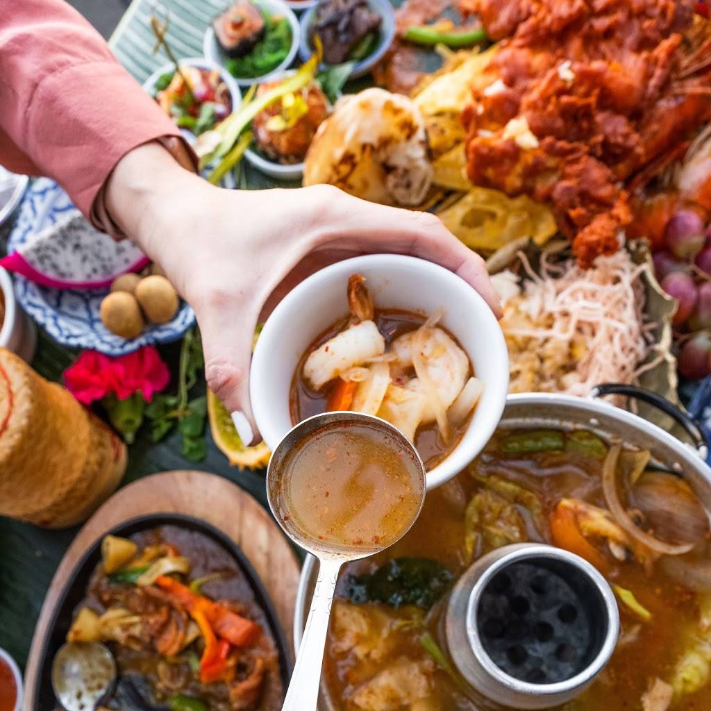 Farmhouse Kitchen Thai Cuisine | restaurant | 3354 SE Hawthorne Blvd, Portland, OR 97214, USA | 5034328115 OR +1 503-432-8115