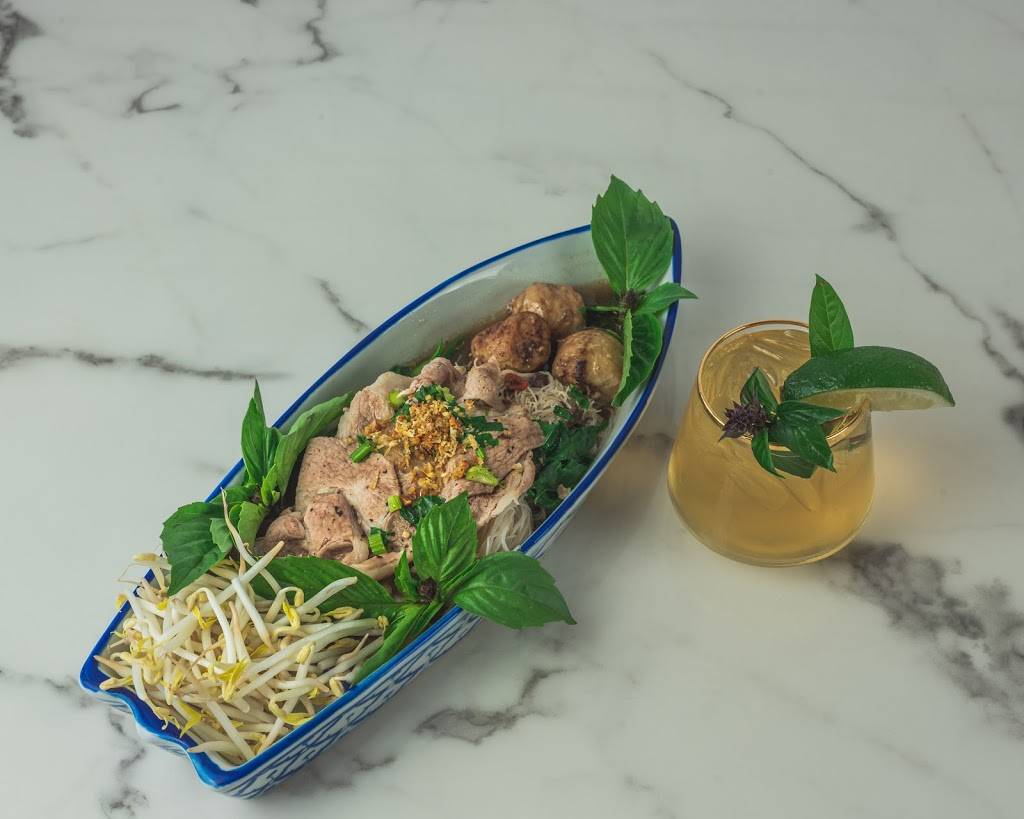 Kin Dee | restaurant | 1533 N Shepherd Dr Suite 160, Houston, TX 77008, USA | 2818262655 OR +1 281-826-2655