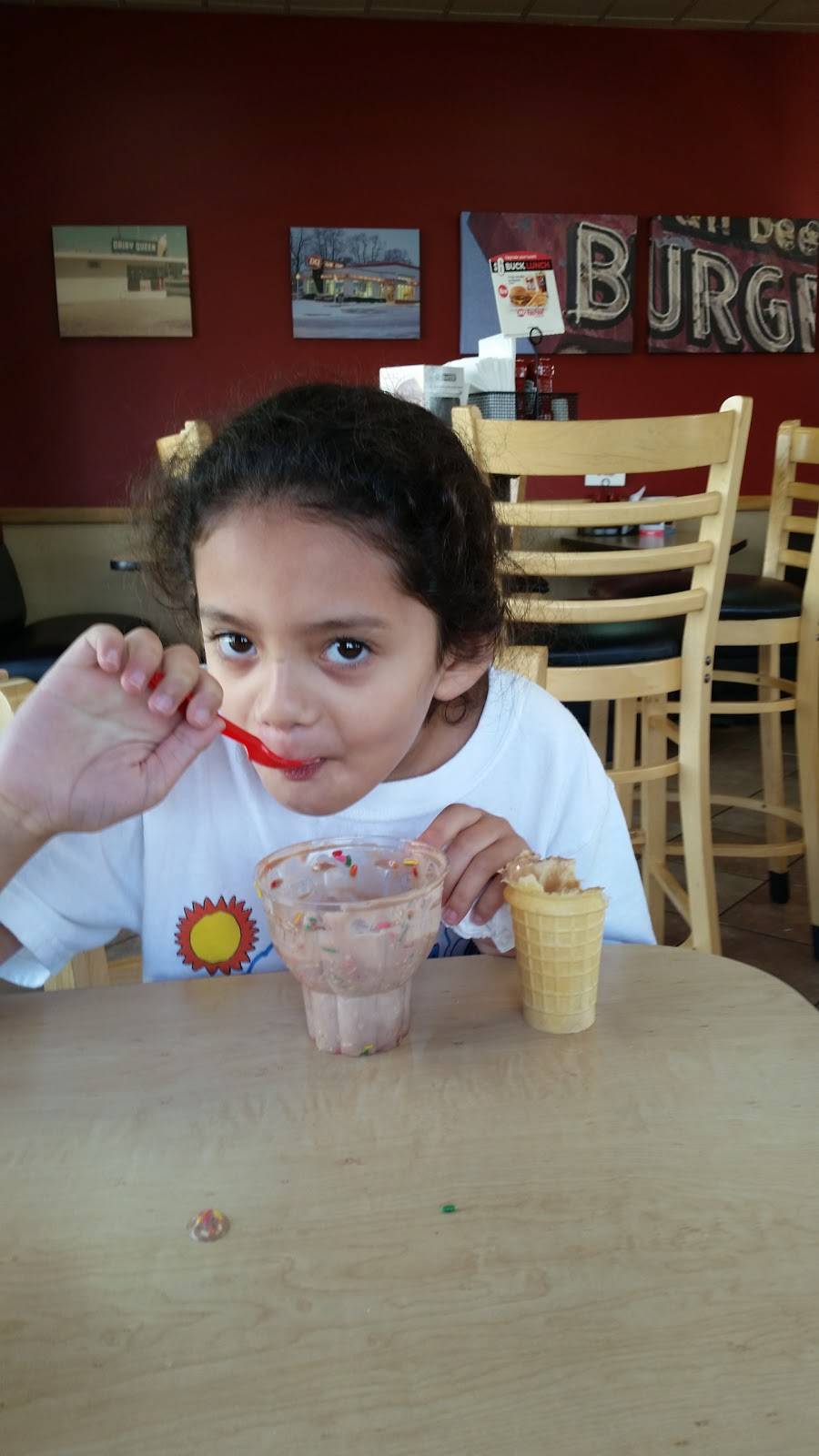 Dairy Queen | restaurant | 1048 Grand Ave, Galesburg, IL 61401, USA | 3093421970 OR +1 309-342-1970