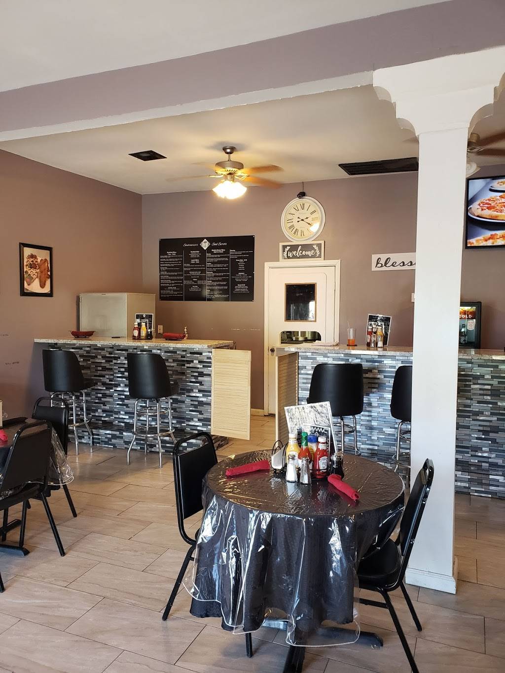 Santanesse’s Soul Secrets | restaurant | 5340 St Claude Ave, New Orleans, LA 70117, USA | 5042185554 OR +1 504-218-5554