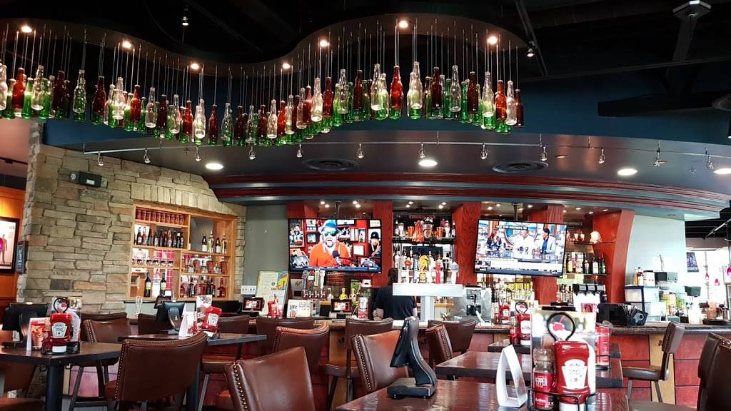 Red Robin Gourmet Burgers and Brews | restaurant | 105 Peppers Ferry Rd NW, Christiansburg, VA 24073, USA | 5403814973 OR +1 540-381-4973