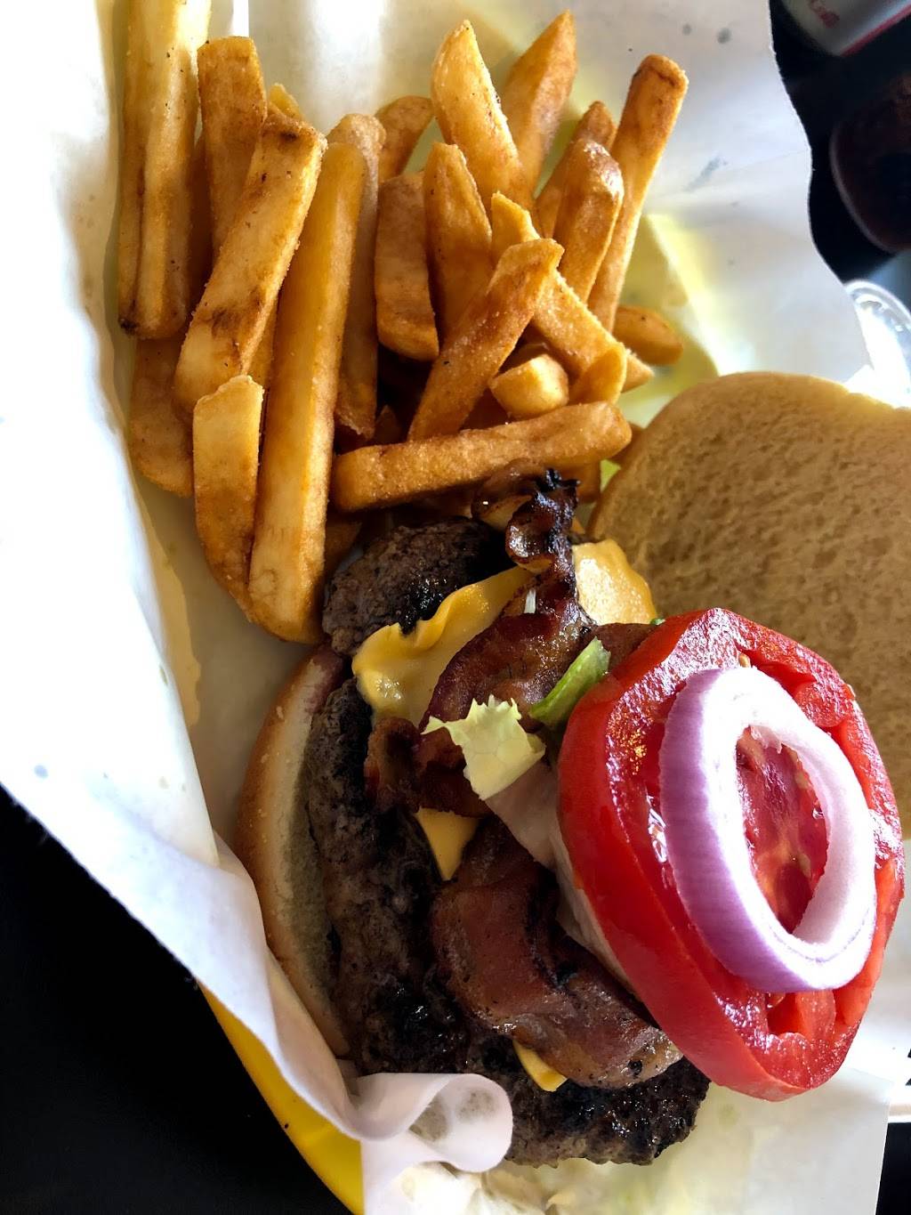 Downtown Crossing | restaurant | 1103 US-1, Sebastian, FL 32958, USA | 7726966068 OR +1 772-696-6068