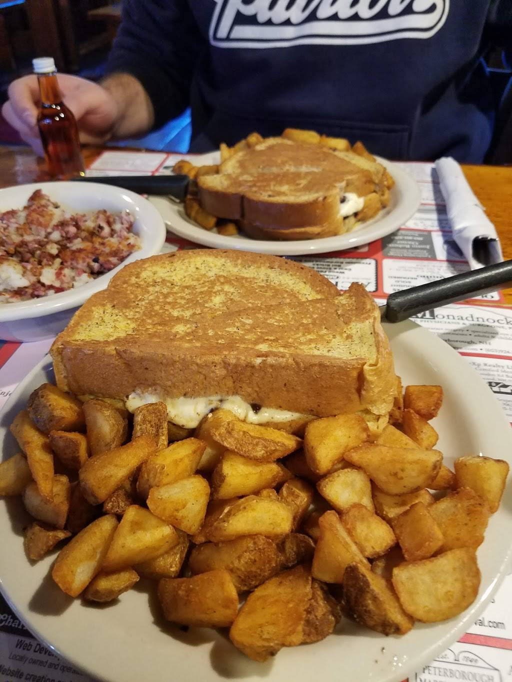 Parkers Maple Barn | restaurant | 1316 Brookline Rd, Mason, NH 03048, USA | 6038782308 OR +1 603-878-2308