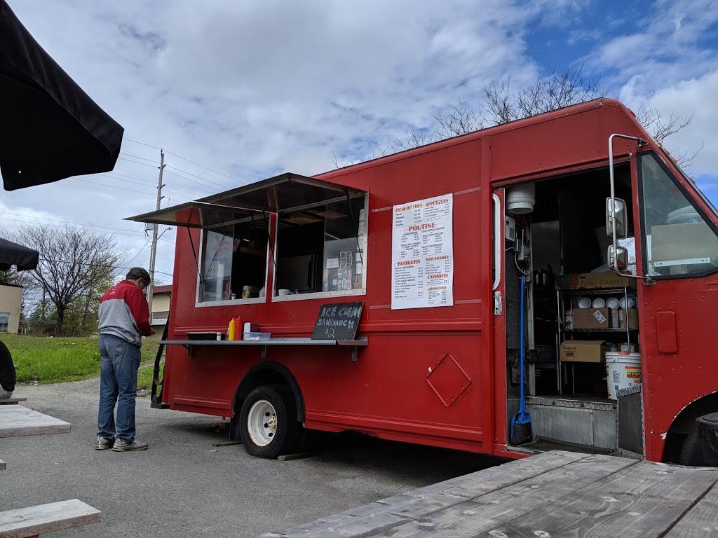 Pats Chip Truck | restaurant | 462 Hazeldean Rd, Kanata, ON K2L 1V3, Canada | 6138592837 OR +1 613-859-2837