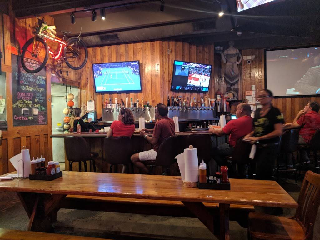 Hole In The Wall | restaurant | 12055 SW 117th Ave, Miami, FL 33186, USA | 3052357005 OR +1 305-235-7005