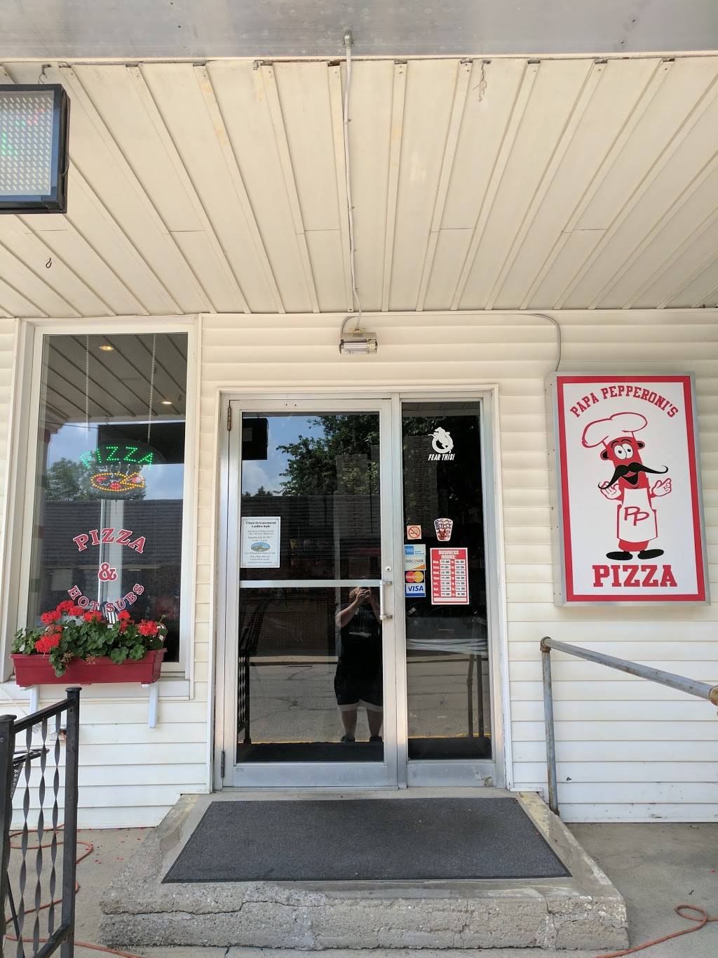 Papa Pepperoni Pizza | restaurant | 594 Locust St, Middletown, IN 47356, USA | 7653549880 OR +1 765-354-9880