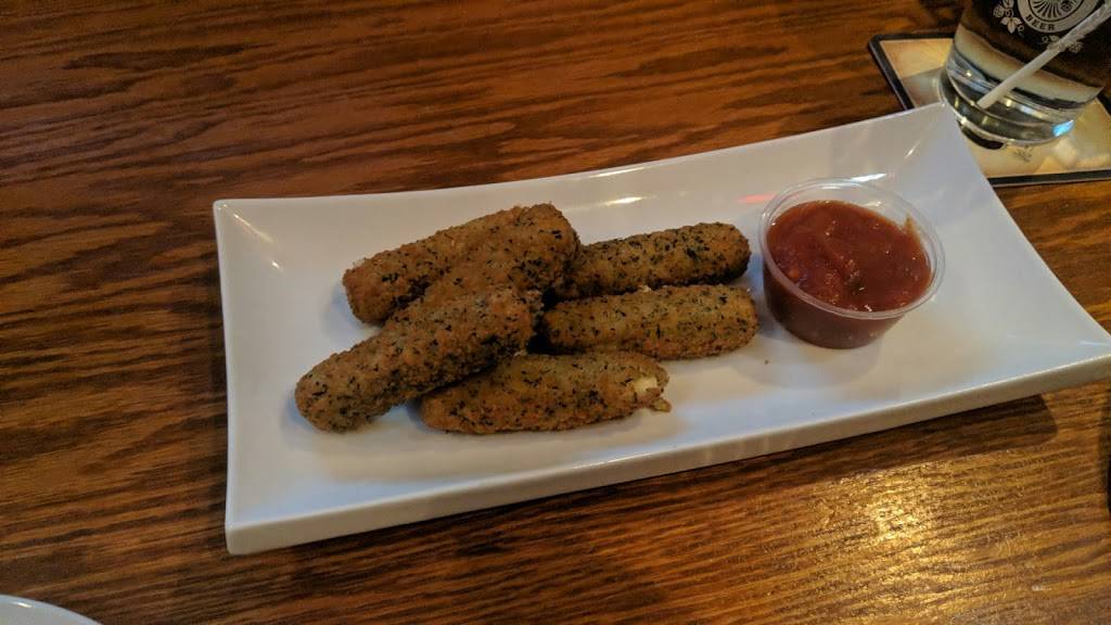 Tinas Grill | restaurant | 330 McClellan Way, Aurora, ON L4G 6X8, Canada | 9057510300 OR +1 905-751-0300