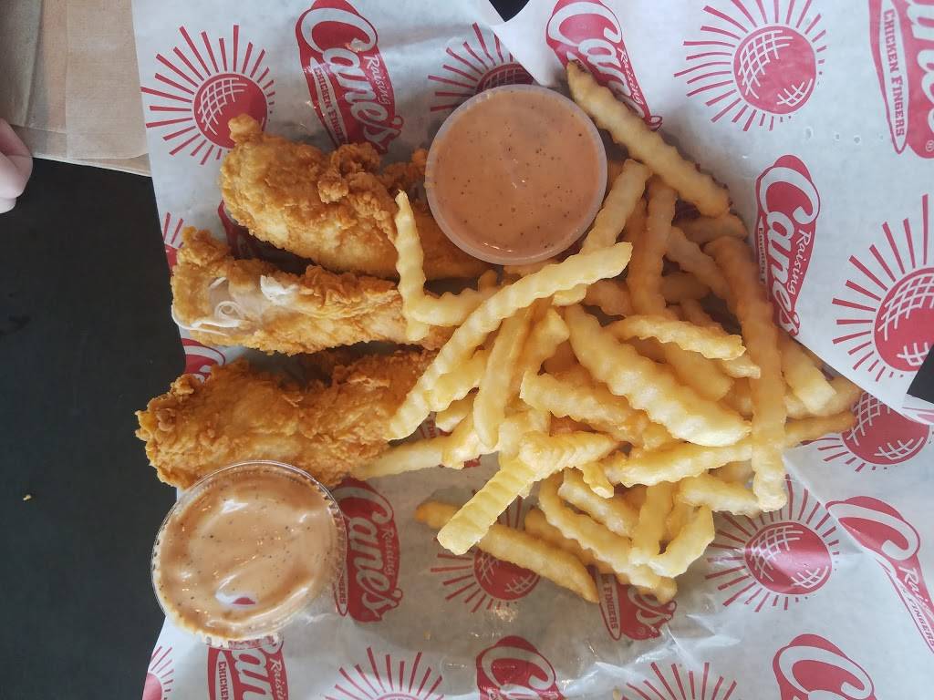 Raising Canes Chicken Fingers | meal takeaway | 2586 E League City Pkwy, League City, TX 77573, USA | 2815354784 OR +1 281-535-4784