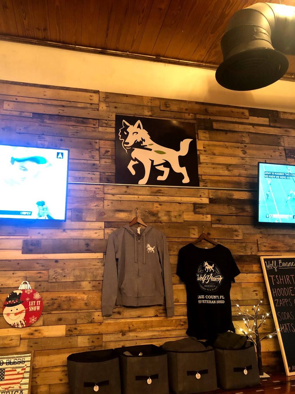 Wolf Branch Brewing - Mount Dora | restaurant | 100 E 4th Ave, Mt Dora, FL 32757, USA | 4072761510 OR +1 407-276-1510