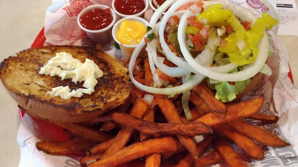 Fuddruckers | restaurant | 14532 SW 5th St, Pembroke Pines, FL 33027, USA | 9544369011 OR +1 954-436-9011