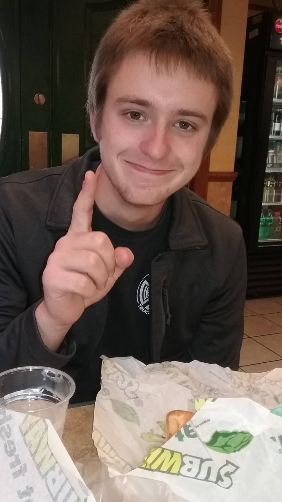 Subway | restaurant | 17217 Oak Park Ave, Tinley Park, IL 60477, USA | 7085328782 OR +1 708-532-8782