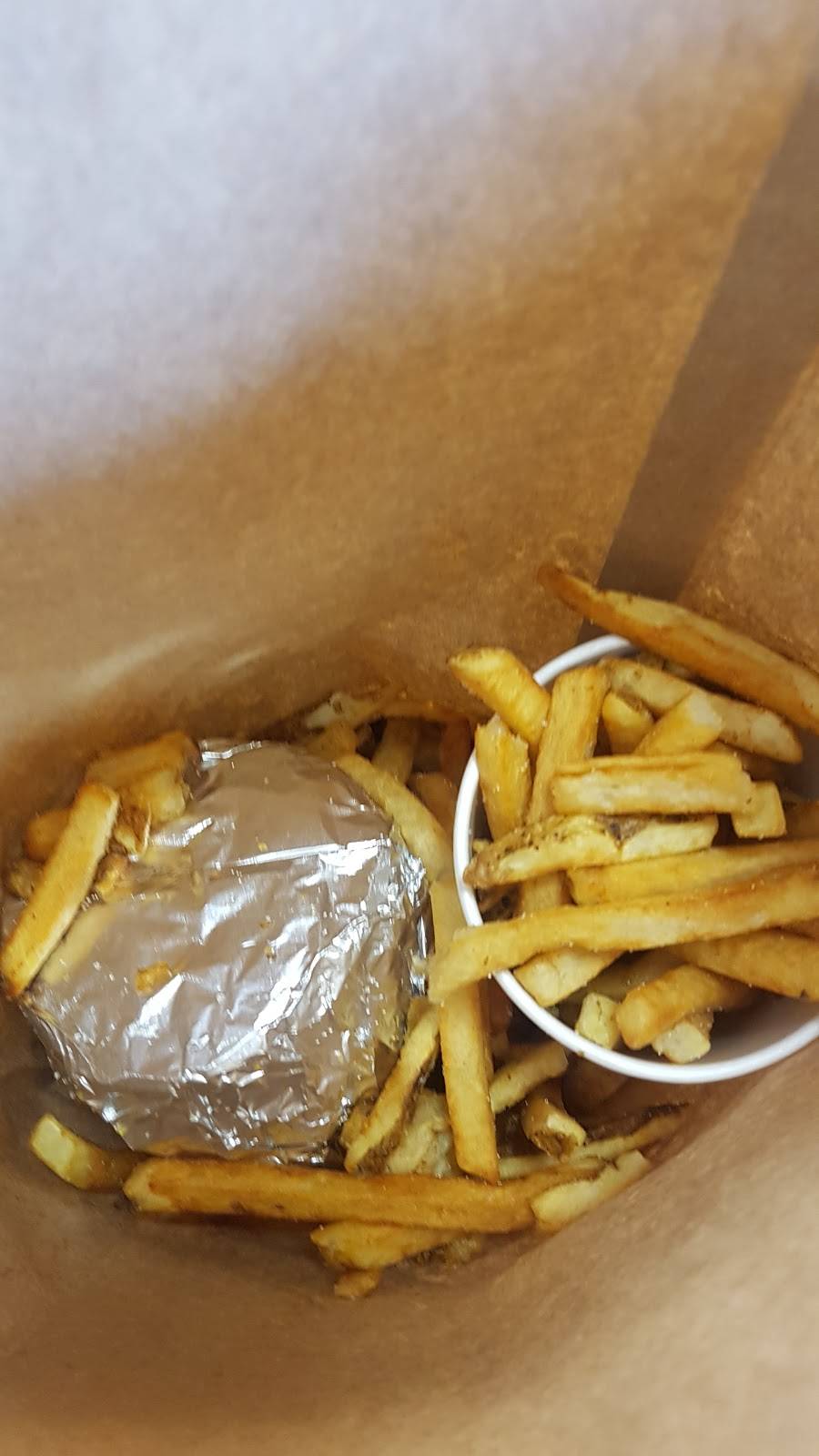 Five Guys | meal takeaway | 1928 S Commons, Federal Way, WA 98003, USA | 2538391425 OR +1 253-839-1425