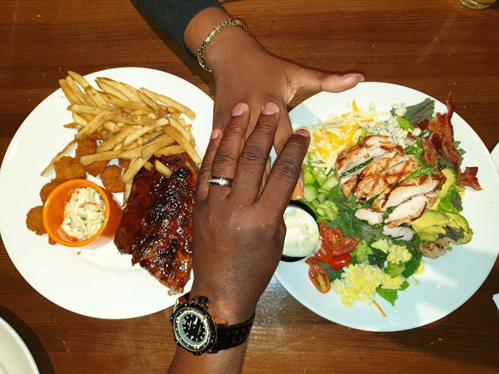 TGI Fridays | restaurant | 6460 Capitol Dr, Greenbelt, MD 20770, USA | 3013452503 OR +1 301-345-2503