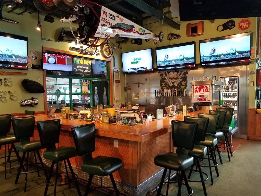 Quaker Steak & Lube | restaurant | 2191 Millennium Blvd, Cortland, OH 44410, USA | 3303729464 OR +1 330-372-9464