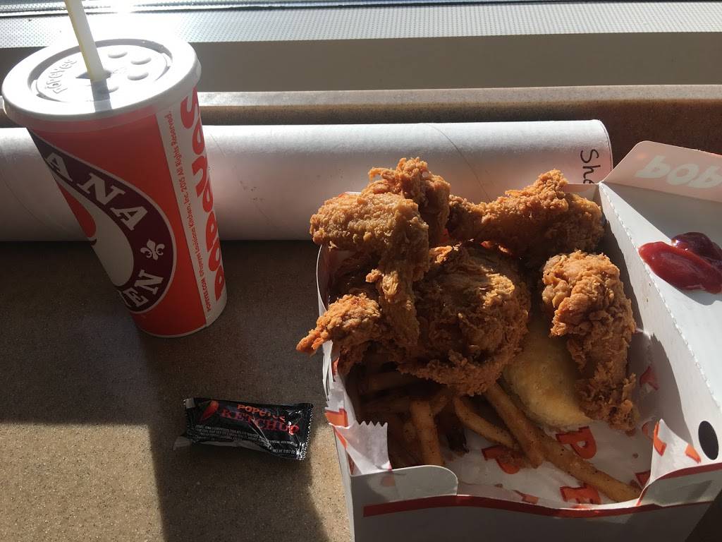 Popeyes Louisiana Kitchen | restaurant | McNamara Terminal, between Gates A60 and A64, Worldgateway Pl, Detroit, MI 48242, USA | 7342476887 OR +1 734-247-6887