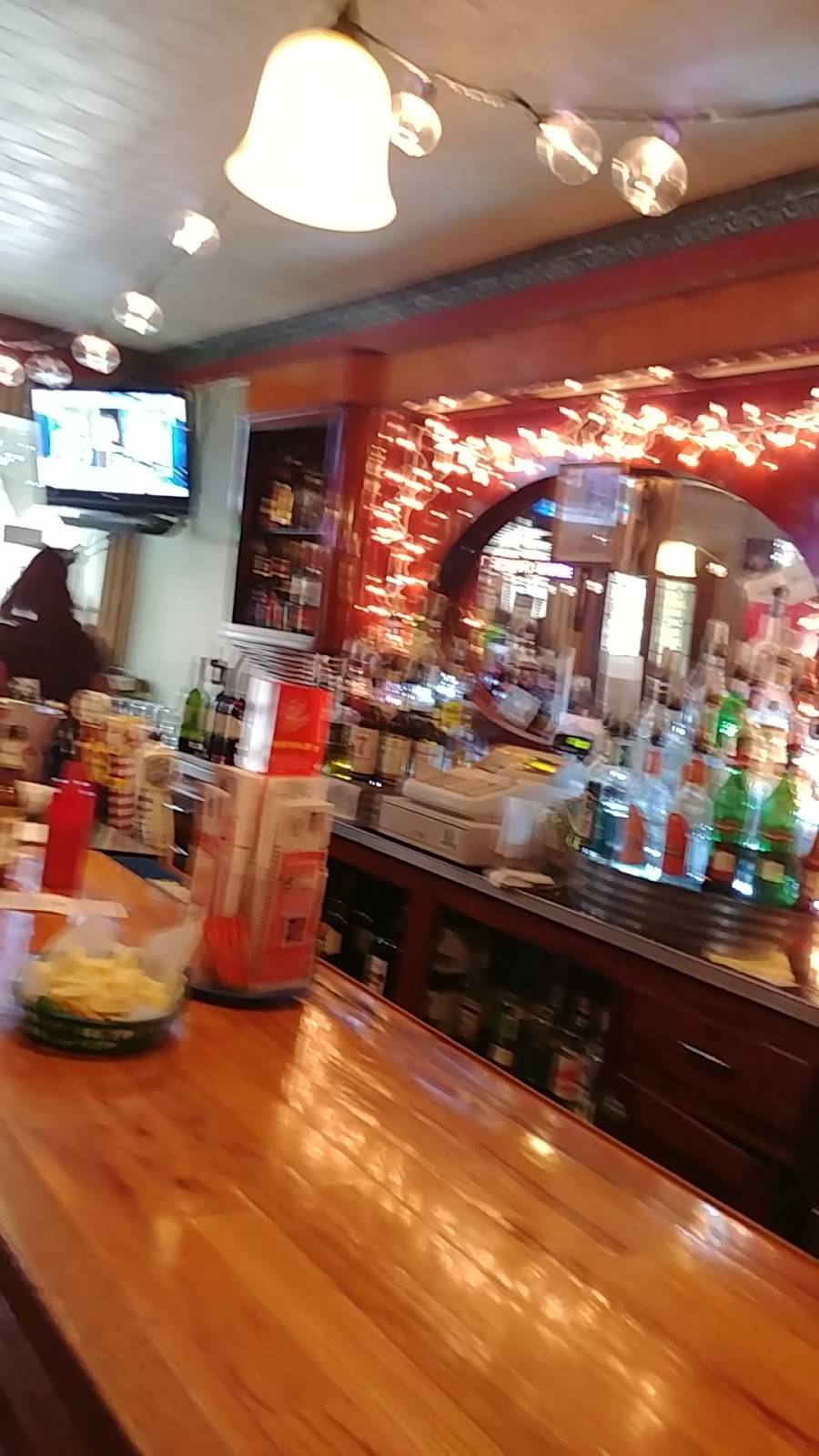 Tinys Grill | restaurant | 1014 State St, Utica, NY 13502, USA | 3157329497 OR +1 315-732-9497