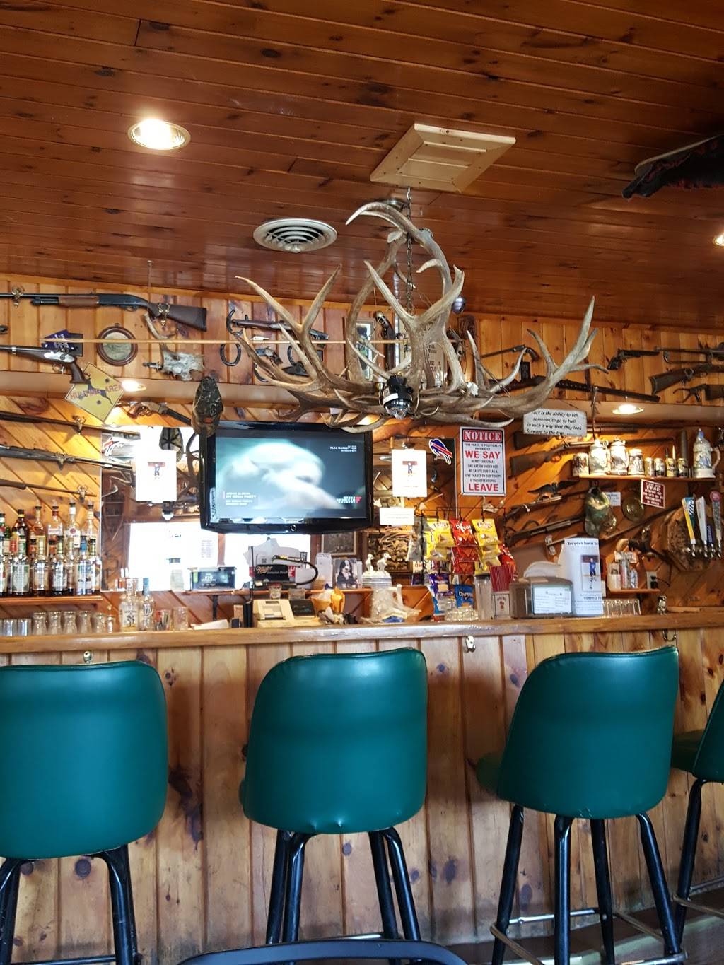 Horseshoe Inn | restaurant | 11055 W Perimeter Rd, Frewsburg, NY 14738, USA | 7163545401 OR +1 716-354-5401