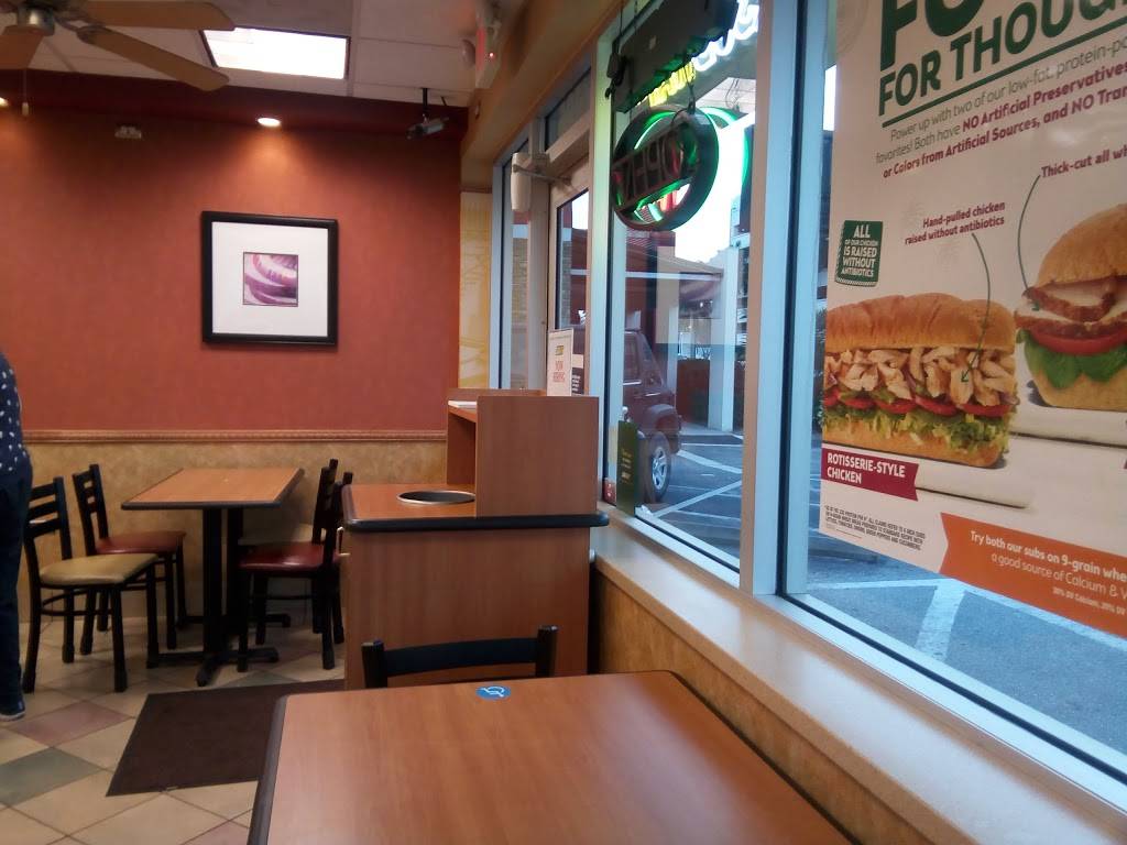 Subway | meal takeaway | 1725 S Tamiami Trail, Sarasota, FL 34239, USA | 9413655657 OR +1 941-365-5657