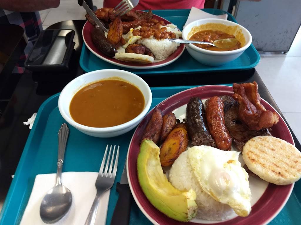 La Estacion | restaurant | 3151 W Hallandale Beach Blvd, Hallandale Beach, FL 33009, USA | 9542486900 OR +1 954-248-6900