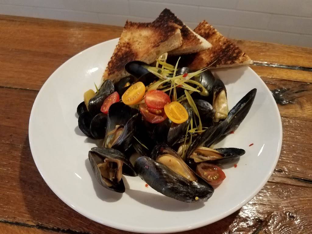 Louies Wine Dive & Clayton Kitchen | restaurant | 16 S Bemiston Ave, Clayton, MO 63105, USA | 3148759373 OR +1 314-875-9373