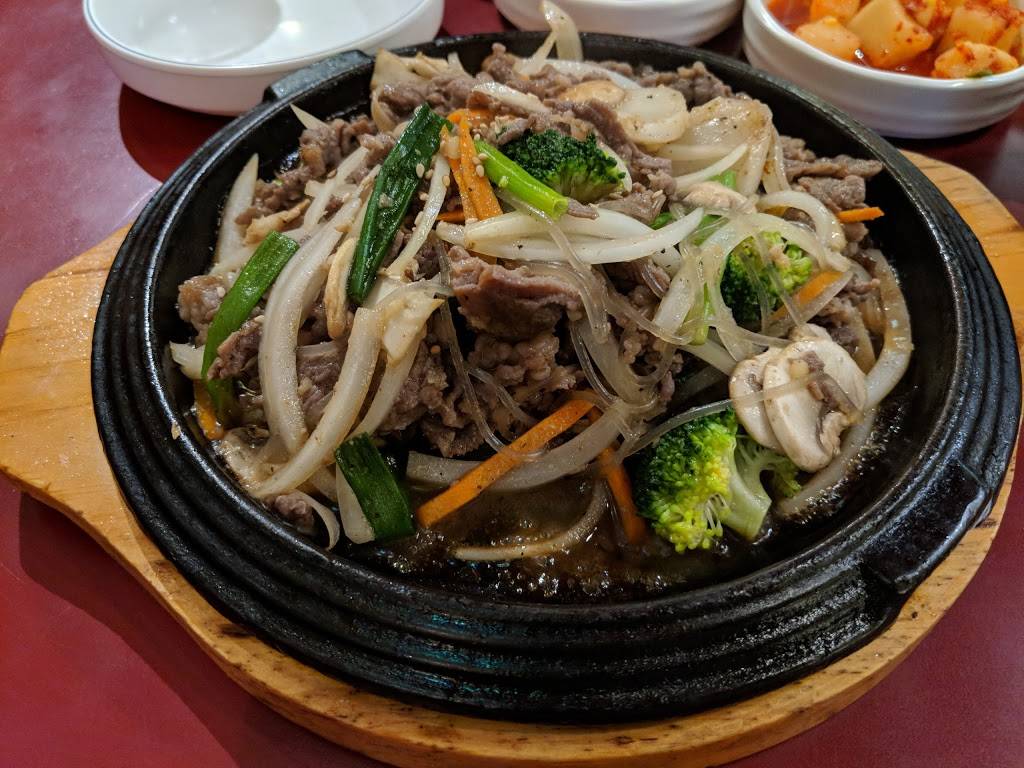 The Owl of Minerva | restaurant | 815 Major Mackenzie Dr E, Richmond Hill, ON L4C 9X2, Canada | 9057377275 OR +1 905-737-7275