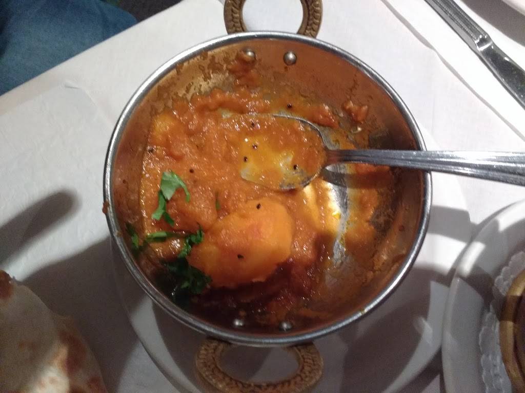 Restaurant Cari Mela | meal delivery | 2556 Rue Centre, Montréal, QC H3K 1J8, Canada | 5149898259 OR +1 514-989-8259