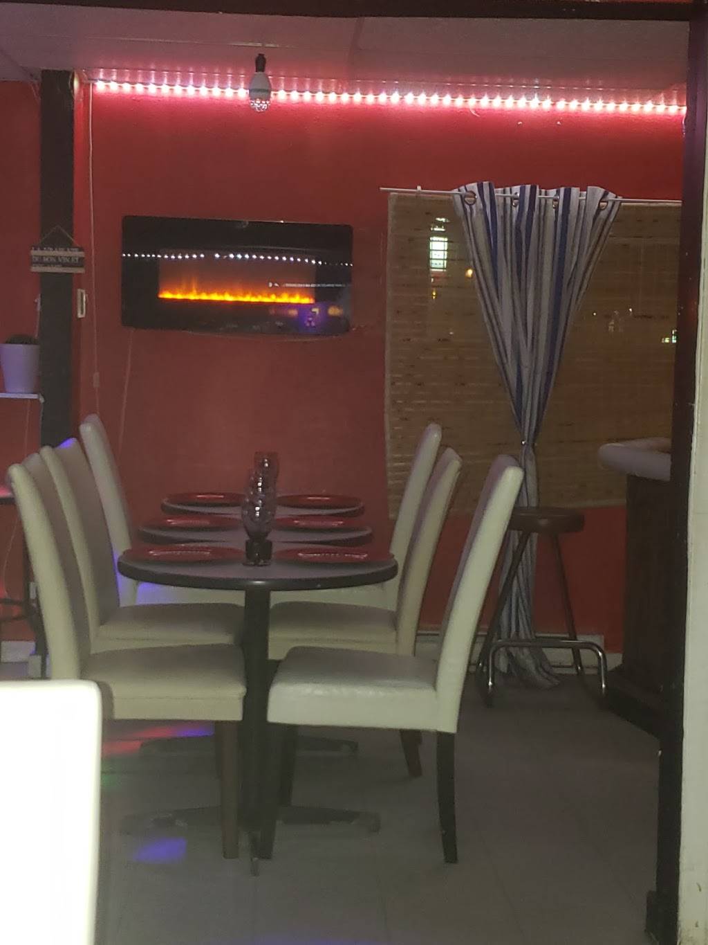 Restaurant Caramela | restaurant | 85 Boulevard Saint-Raymond, Gatineau, QC J8Y 1S6, Canada | 8198001811 OR +1 819-800-1811