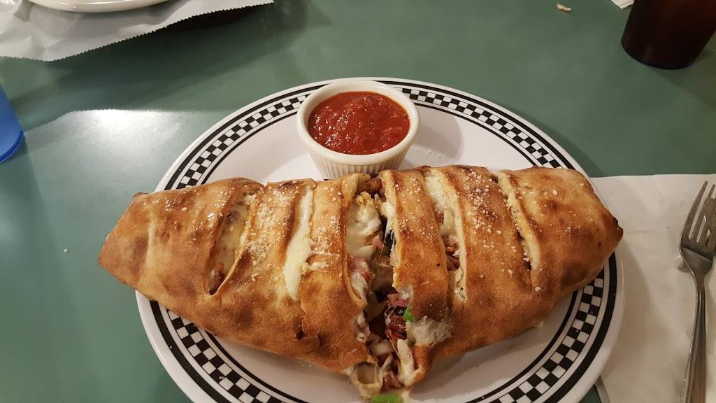 Mama Mia | restaurant | 113 3rd St, Baraboo, WI 53913, USA | 6083550373 OR +1 608-355-0373