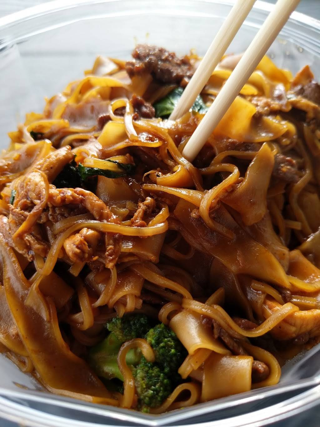 Thai Express | restaurant | Signature Center, 499 Terry Fox Dr, Kanata, ON K2T 1H7, Canada | 6132708860 OR +1 613-270-8860