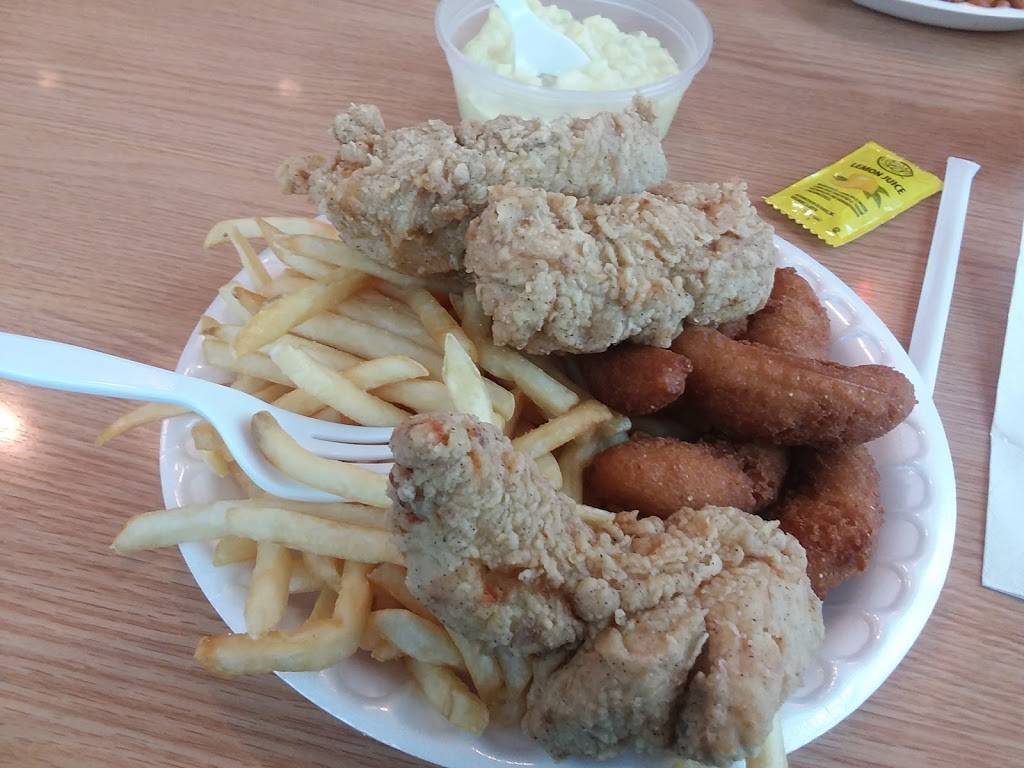 Smithfields Chicken N Bar-B-Q | restaurant | 1372 Tiki Ln, Burlington, NC 27215, USA | 3365869333 OR +1 336-586-9333