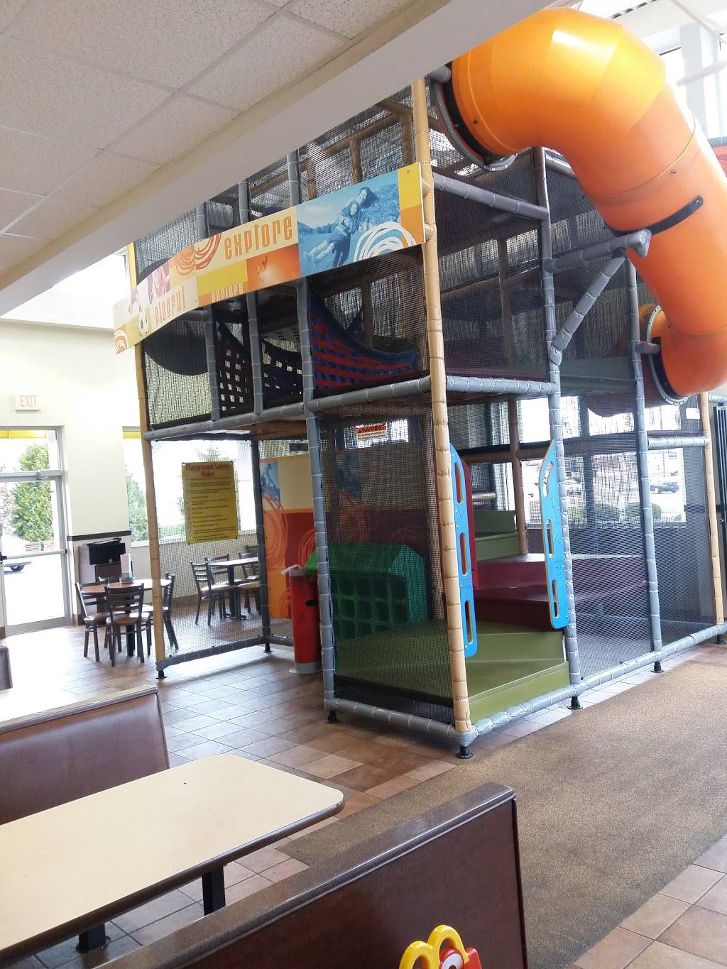 McDonalds | cafe | 777 N Perry St, Ottawa, OH 45875, USA | 4195233533 OR +1 419-523-3533