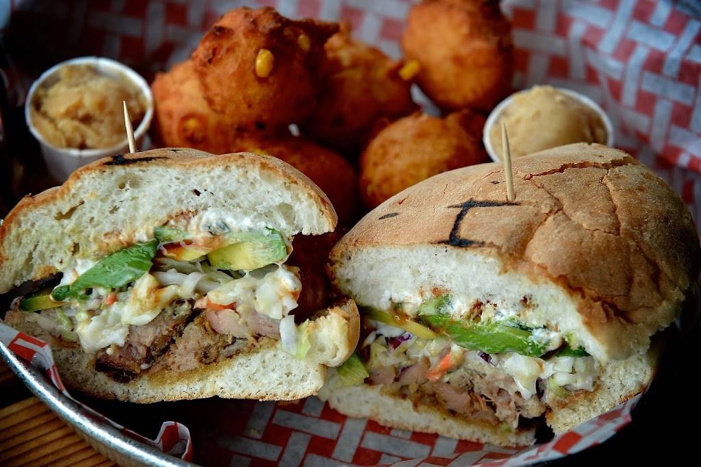 Lil Piggys Bar-B-Q | meal delivery | 1201 1st St, Coronado, CA 92118, USA | 6195220217 OR +1 619-522-0217