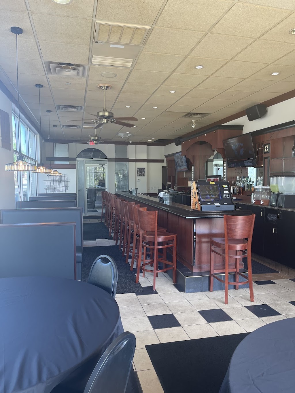 Xias Restaurant, Lounge, & Events | restaurant | 2525 Monroeville Blvd, Monroeville, PA 15146, USA | 4127204348 OR +1 412-720-4348