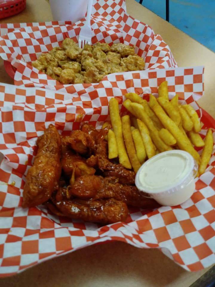 Wing Supreme | restaurant | 3925 N Lincoln Blvd, Oklahoma City, OK 73105, USA | 4057025464 OR +1 405-702-5464