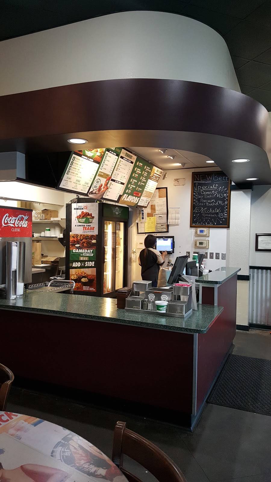 Wingstop | restaurant | 9164 Overland Plaza, Overland, MO 63114, USA | 3144279464 OR +1 314-427-9464