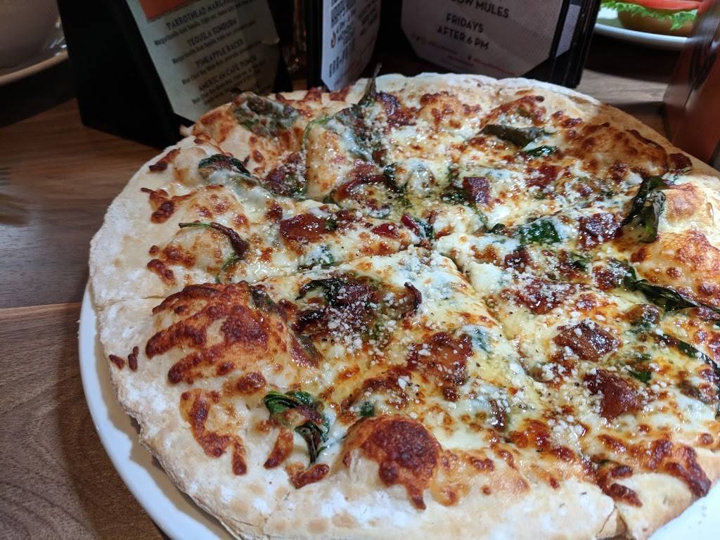 Gilroys Kitchen + Pub + Patio | restaurant | 1238 8th St, West Des Moines, IA 50265, USA | 5158091727 OR +1 515-809-1727