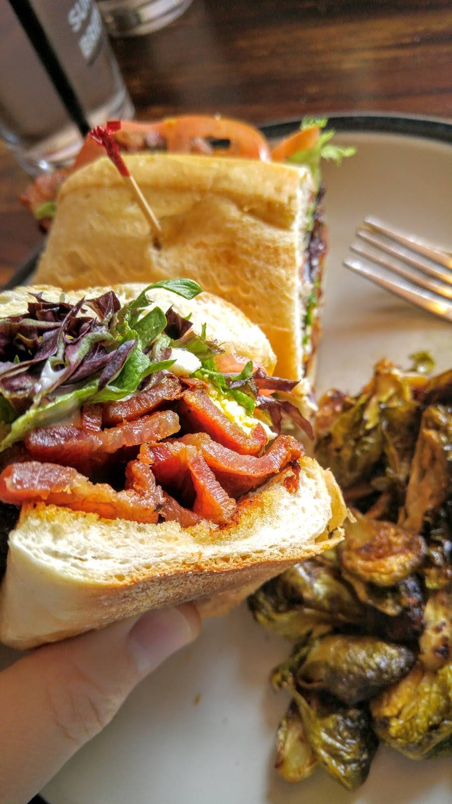 FoxGardin Kitchen & Ale | restaurant | 215 S Main St, Fortville, IN 46040, USA | 3174854085 OR +1 317-485-4085