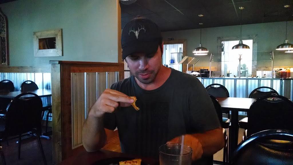 Fat Boys Pizza | restaurant | 415 Main St, Montgomery, IN 47558, USA | 8124863700 OR +1 812-486-3700